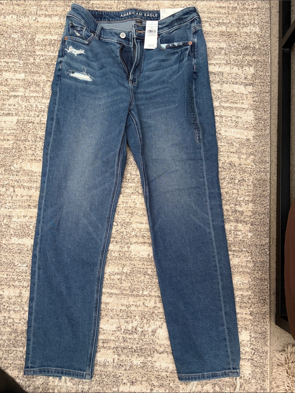 NWT AE Distressed Straight-Leg Jeans